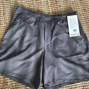 Lululemon Pace Breaker short (New with tag)